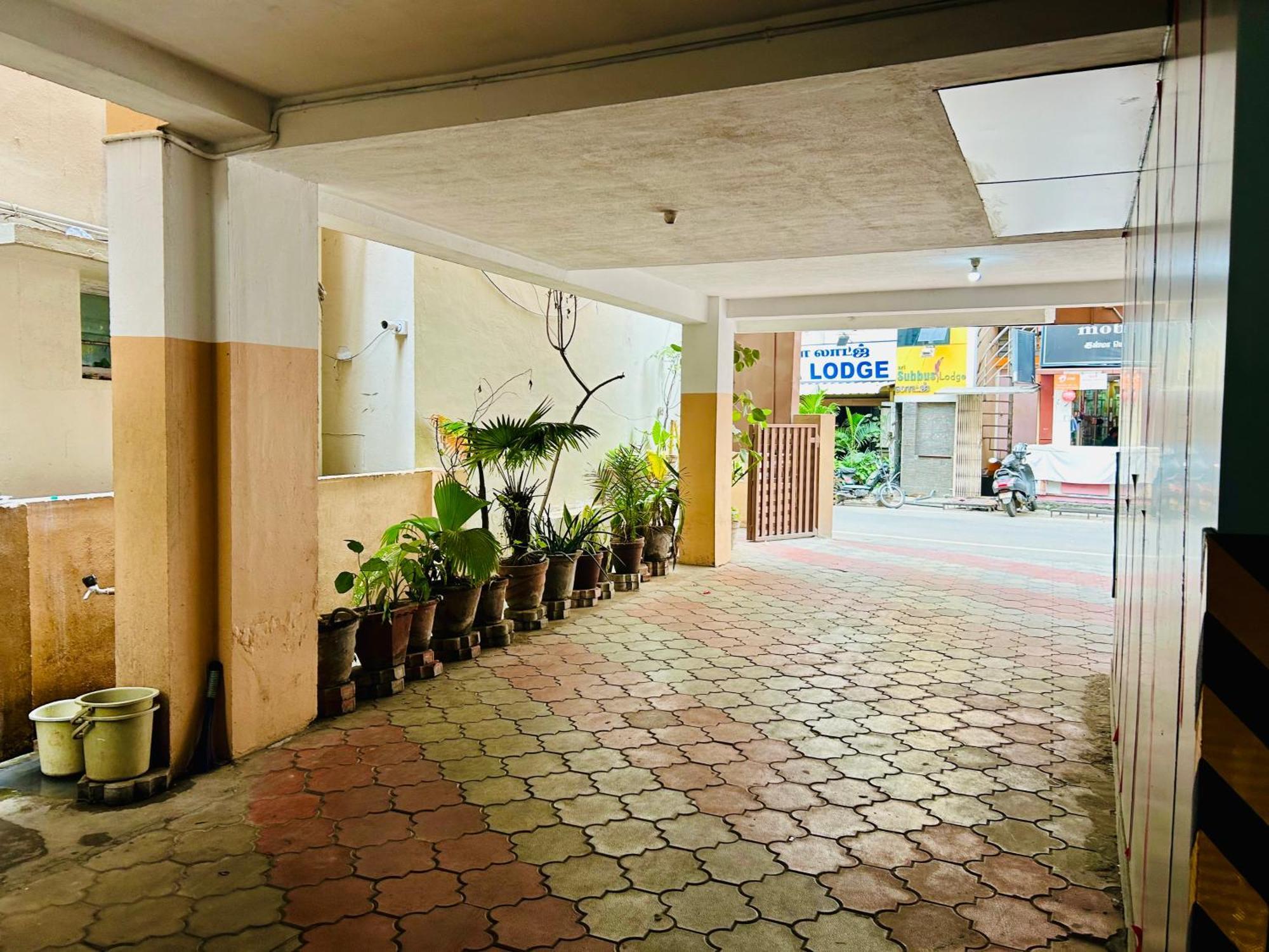 Hotel Jothi Coimbatore Buitenkant foto