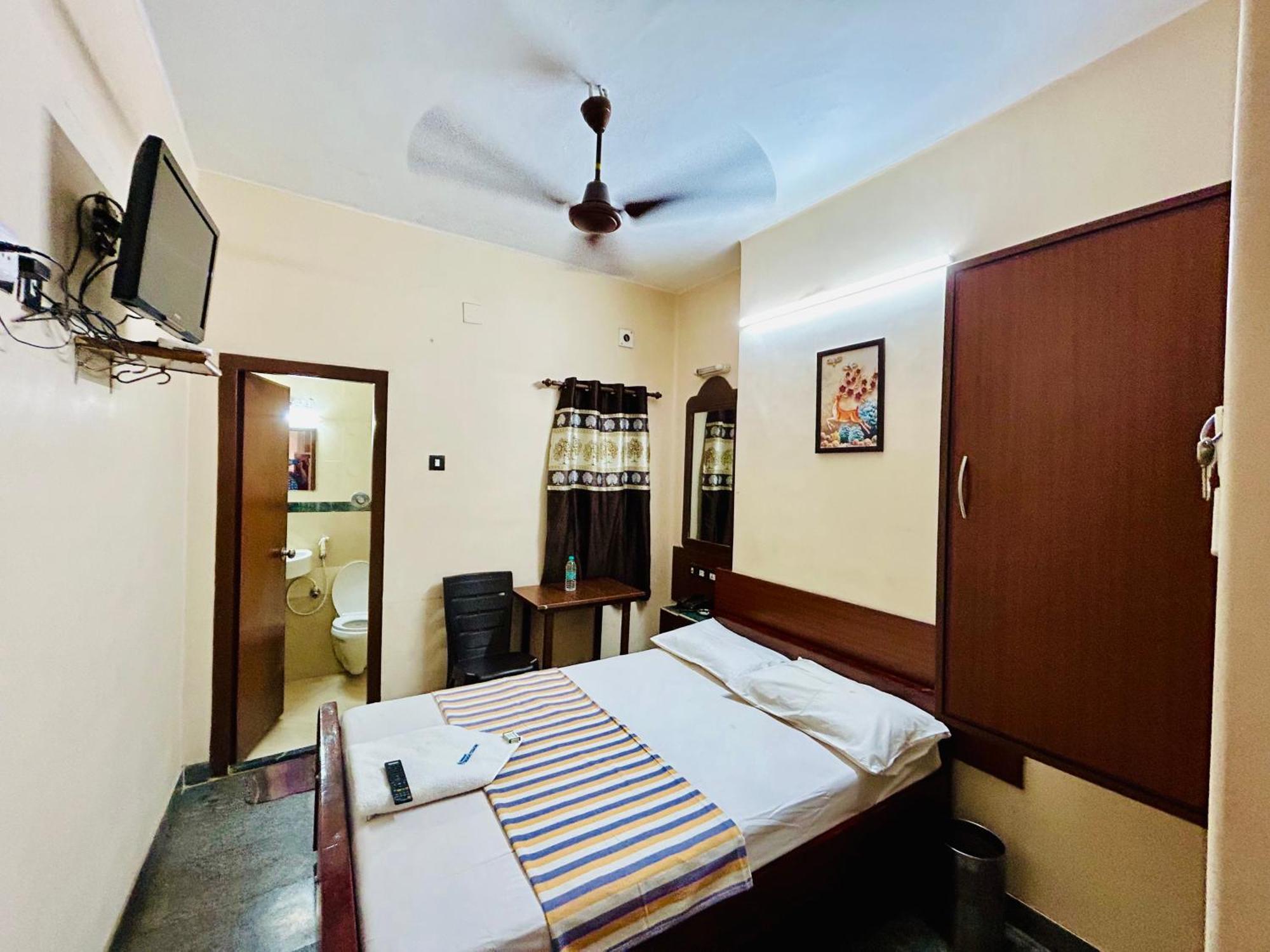 Hotel Jothi Coimbatore Buitenkant foto